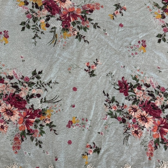 Rewind Floral Print Blouse with Lace Hem - Picture 6 of 6